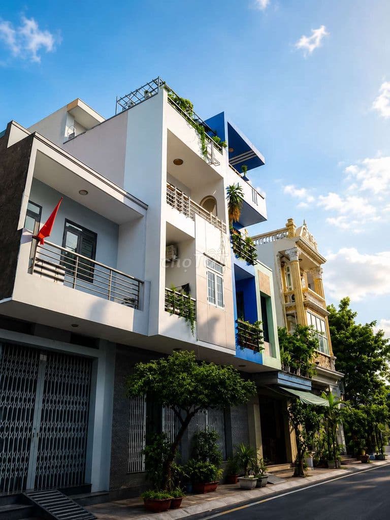BÁN NHÀ Đ, TÊN LỬA HXH( 4M X 15M X 2 TẦNG) GIÁ : NHỈNH 5 TỶ TL