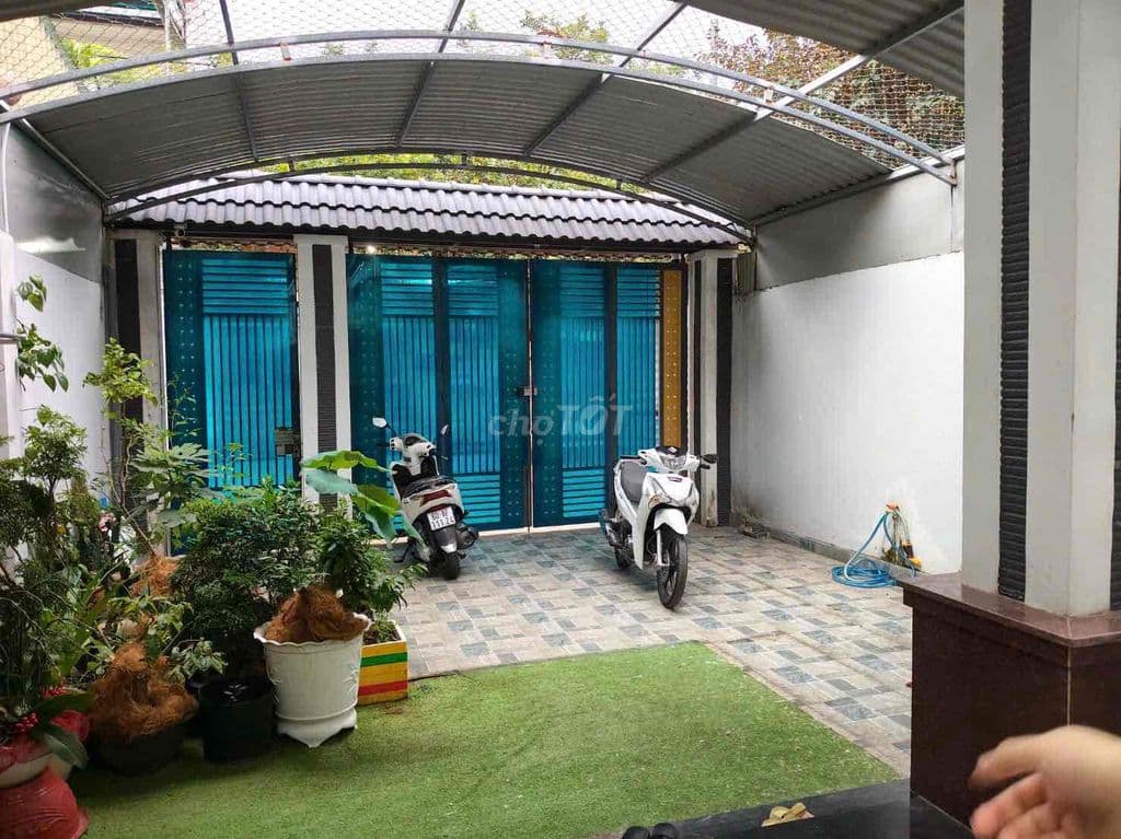 bán nhà mt ngai chợ quang thắng , uỷ ban phường siêu gần