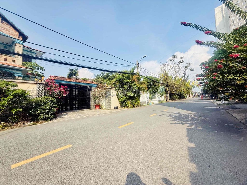 đất trống gần TTHC hẻm oto