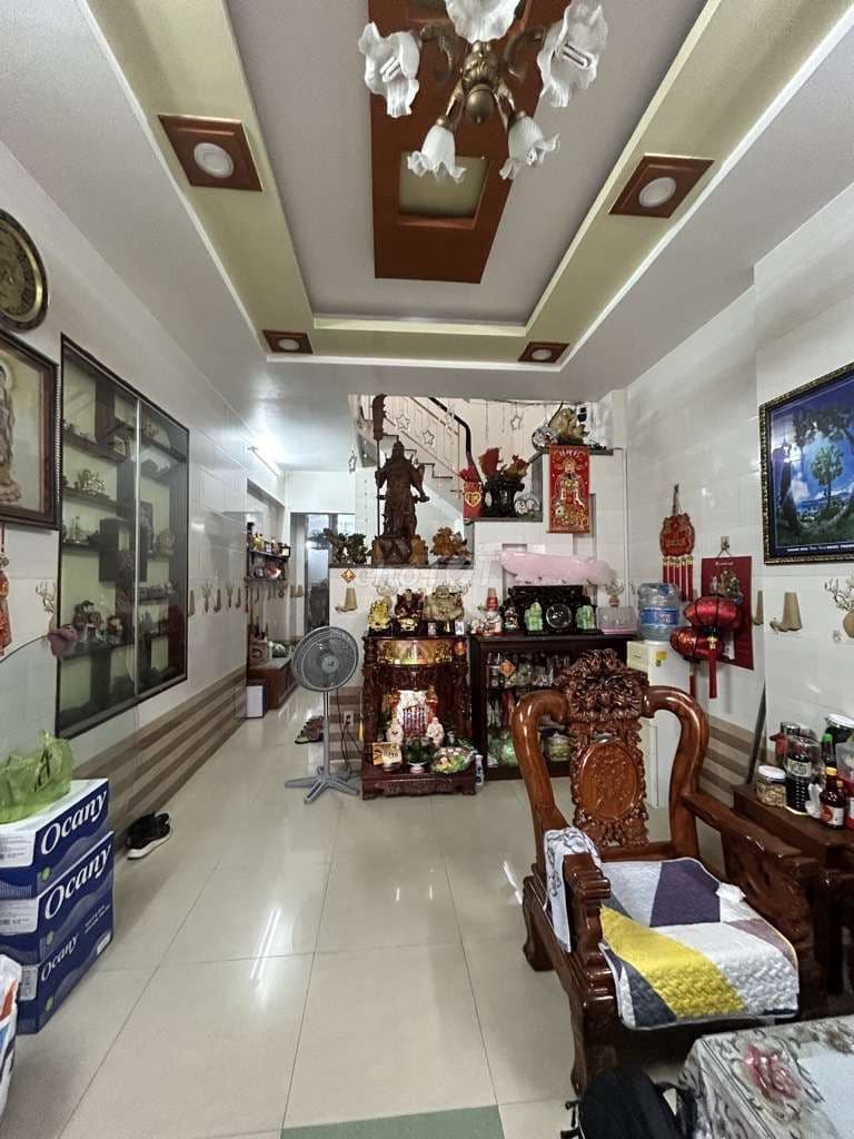 Bán nhà Bình Tân gần Chợ Bình Trị Đông 3 tầng 96m2, HXH thông 7.4 tỷ