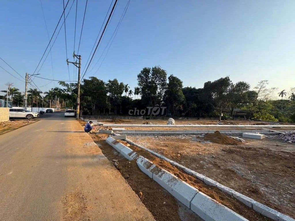 Bán đất hòa lạc 100m2, mặt tiền 7m. Sổ đỏ chính chủ