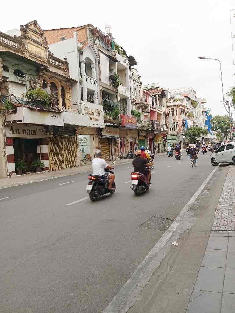 MẶT TIỀN KINH DOANH NGUYỄN TRÃI, Q1, 105M2, 4 TẦNG CHỈ 4X TỶ
