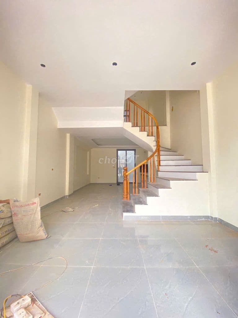 Nhà 3 tầng ngay sát trường ĐH sư phạm thể thao phụng châu - Ảnh 3