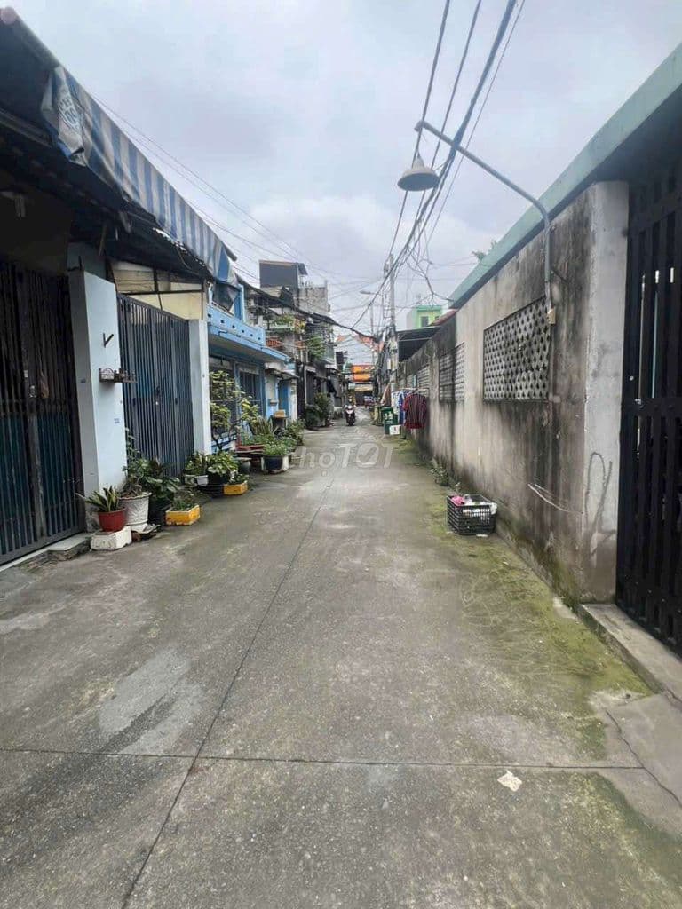 Cần bán gấp đất 1 xẹt P TTN Q12 DT 8 x11 tặng 6 phòng trọ có thu nhập