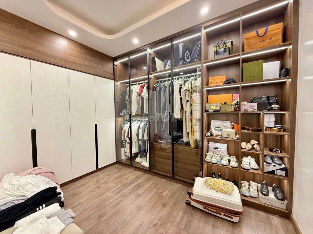 Bán nhà Cầu giấy 9,5 tỷ, 6 Tầng, Nội thất siêu đẹp vào Ở ĐƯỢC NGAY - Ảnh 3