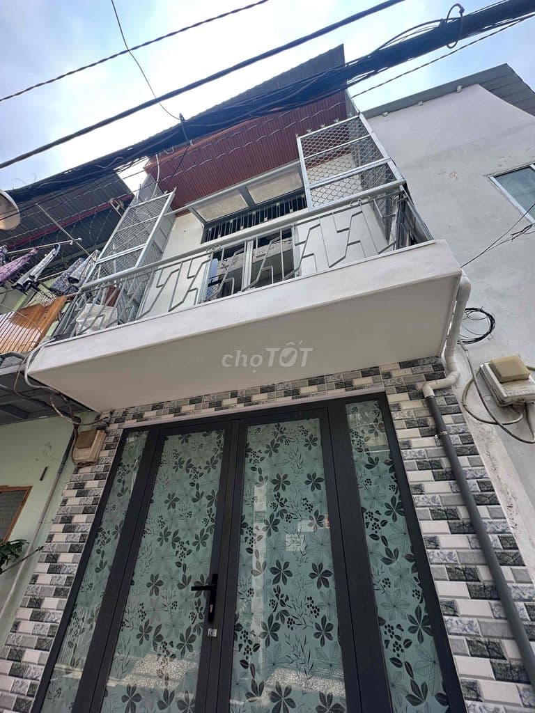 Hàng hiếm Tân Phú , ko có căn thứ 2 , nhà nhỏ 2.35 tỷ hẻm xe hơi