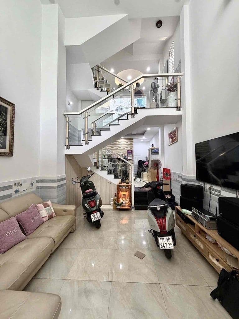 Bán nhà HXH tránh Thích Quảng Đức Phú Nhuận, 44m2, 5 Tầng