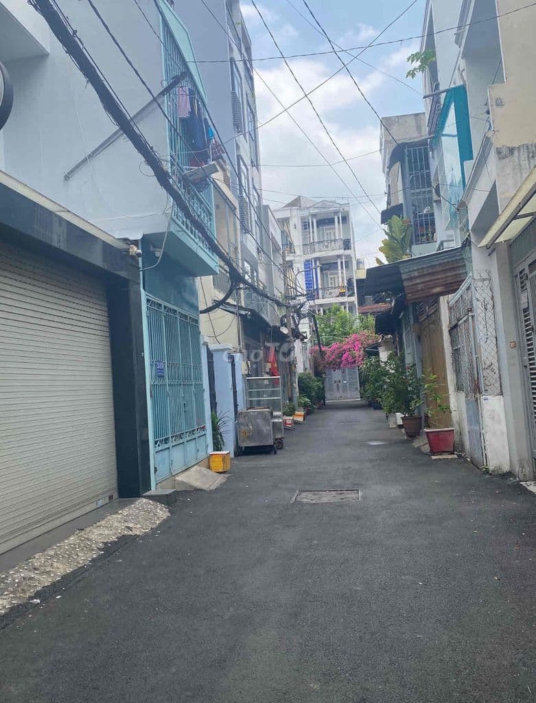 BÁN NHÀ 3 LẦU HXH 5,9 TỶ NGUYỄN VĂN QUÁ QUẬN 12