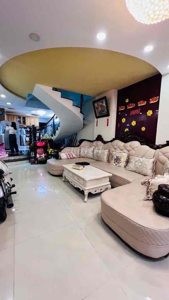 Hẻm xe hơi 4 Tầng ngay chợ Rạch Ong P2 Q8 giáp Q5