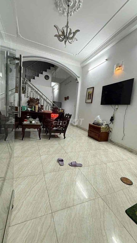 Bán nhà 4x16m, 3 lầu, KDC Cao Lổ P4 Q8, đường nội bộ 12m - Ảnh 2