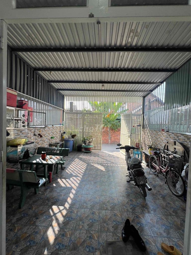 Bán nhà Lã Xuân Oai-2.5ty-125m2(5x25) oto vào nhà-mua bán cc hđ uỷ Q
