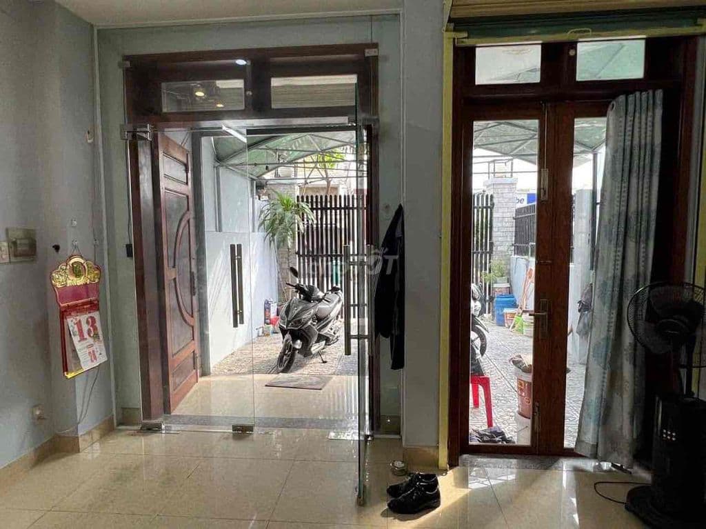 BÁN MẶT TIỀN 1T2L đường 297 p. phước Long Q9