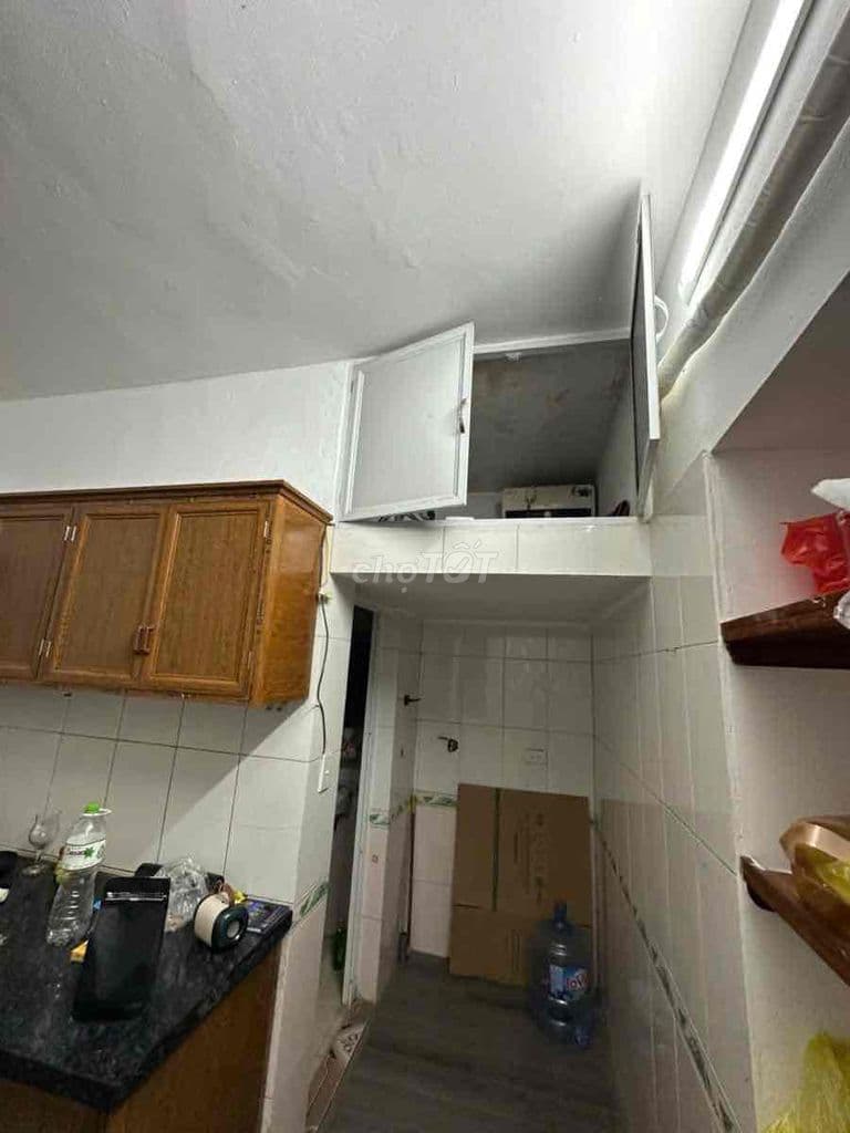 Hơn 2 tỷ có căn TT sổ hồng mặt phố Văn Điển-Lô góc-60m;2ngủ