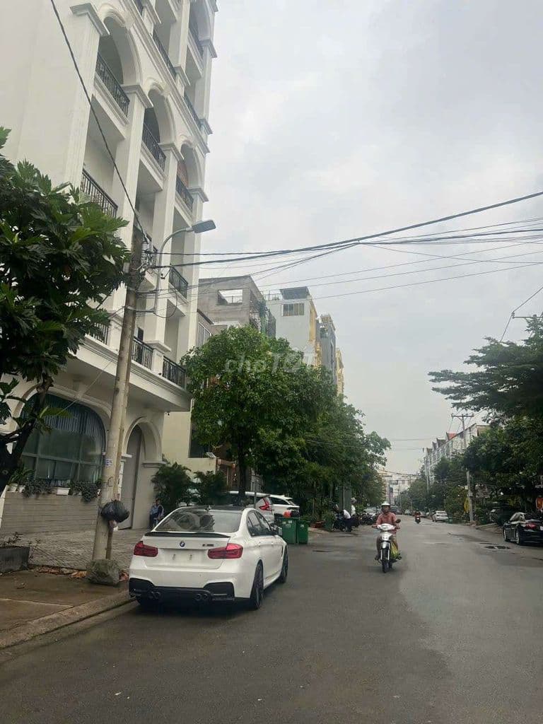Q7. chủ cần bán nhà cấp bốn rộng