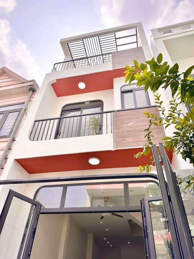 Nhỉnh 5 tỷ xíu Nhà Phố 3 Tầng 1/ Ngắn Hẻm xe hơi Tân Thới Hiệp 15. - Ảnh 2