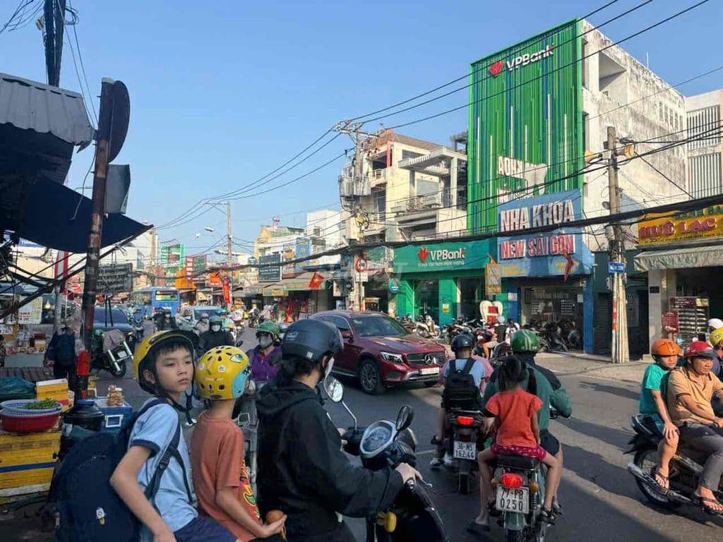 MÌNH CHÍNH CHỦ BÁN NHÀ CHO KHÁCH DỌN Ở NGAY Ạ