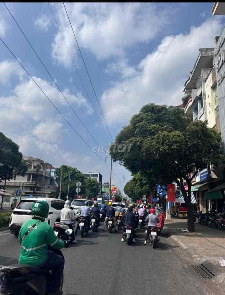 Nhà nát mặt tiền đường Giác Viên - Lạc Long Quân - tiện xây dựng mới - Ảnh 2