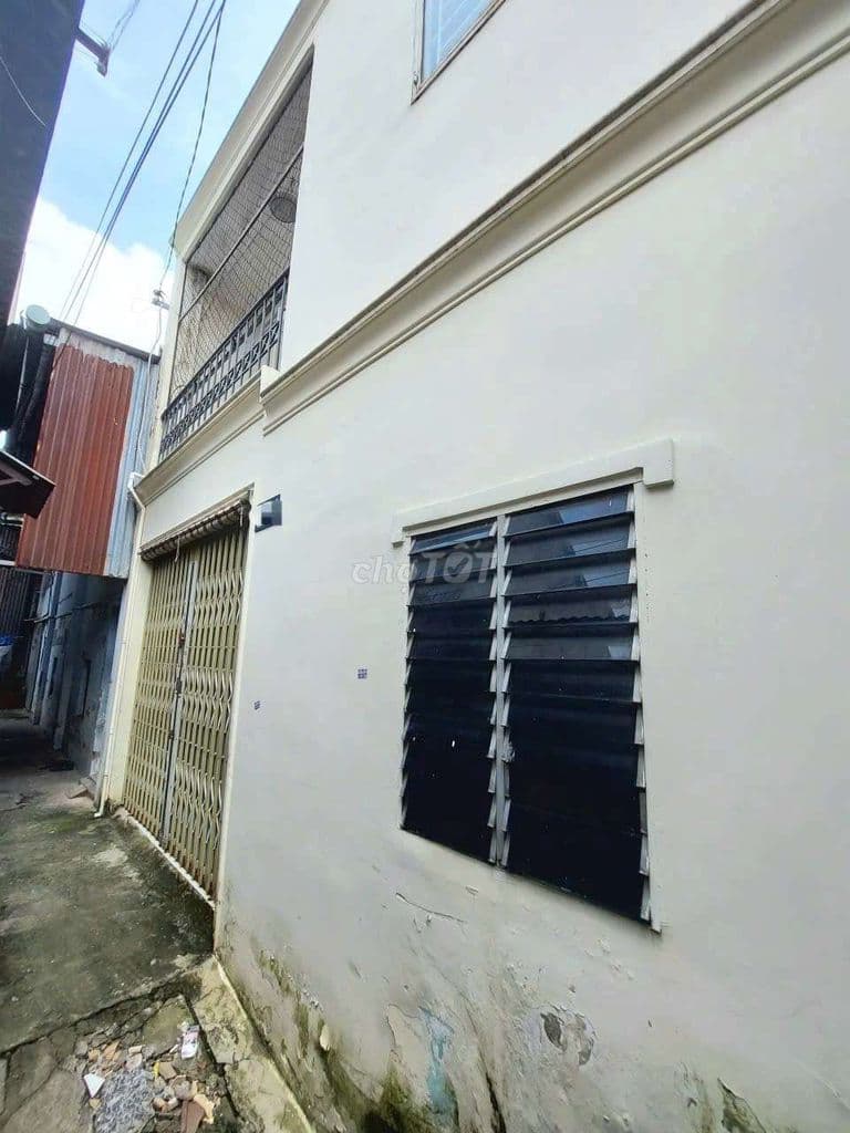 NHÀ 1 LẦU 21.9m2 HẺM XE MÁY SÁT MẶT TIỀN THỐNG NHẤT, NGAY UBND