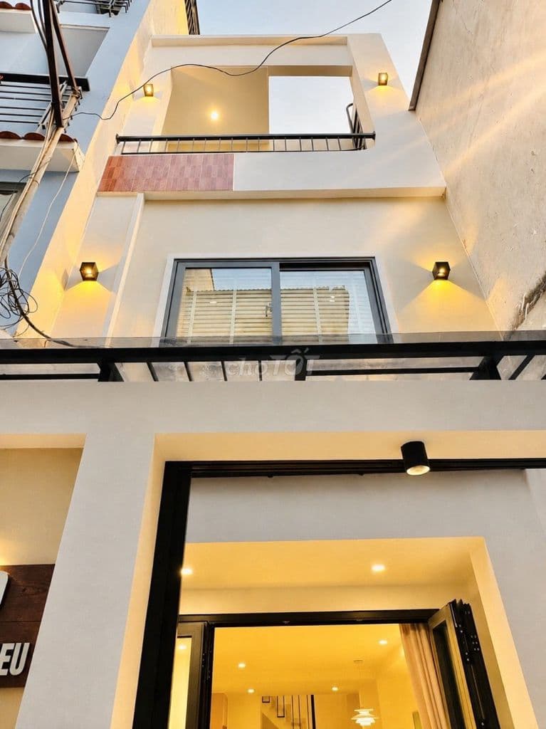Nhà siêu đẹp sát khu Phan Xích Long DT 33m2, 3PN, 3WC. Giá chỉ 6.68 Tỷ