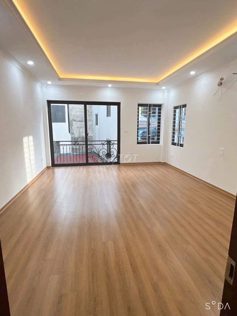 BÁN NHÀ NGÃ TƯ CỔ LINH-THẠCH BÀN 32M 5T LÔ GÓC, OTO ĐỖ CHỈ 6.85 TỶ - Ảnh 3