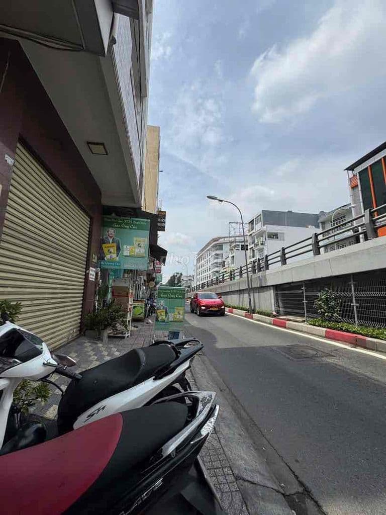 Nhà mặt tiền kinh doanh buôn bán giá rẻ đậy ạ - Ảnh 2
