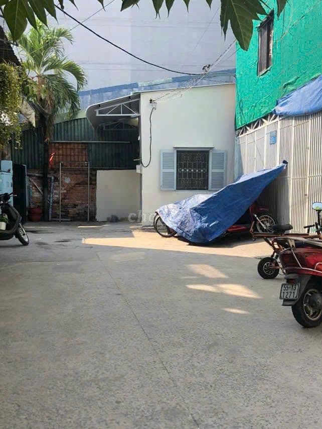 Nà cấp 4 HXH Nguyễn Văn Quá DT 10 x 22m giá 10ty600 còn bớt