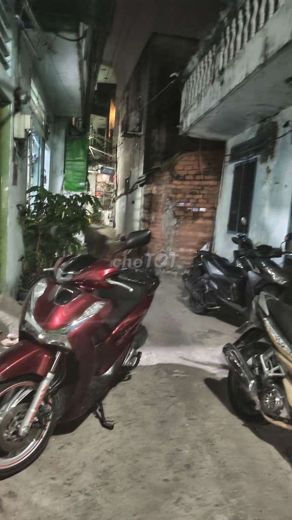 BÁN NHÀ HÓC MÔN - 2 TẦNG - 3 GÁT ĐẬU CỬA - NGANG 8M - GIÁ CỰC RẺ