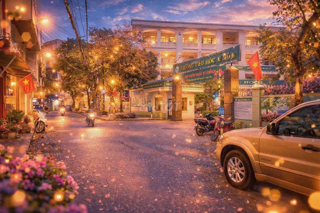 Bán Căn Nhà Phố Cổ Ngọc Lâm Long Biên 48m Xây 5 tầng Giá 10,2 tỷ