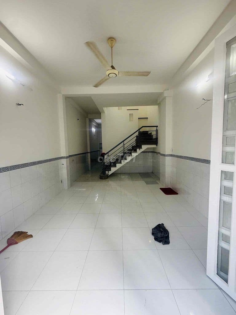 nhà 2 tầng hẻm nhựa 7m thông chính chủ cần bán gấp giá rẻ nhất khu vuc - Ảnh 2