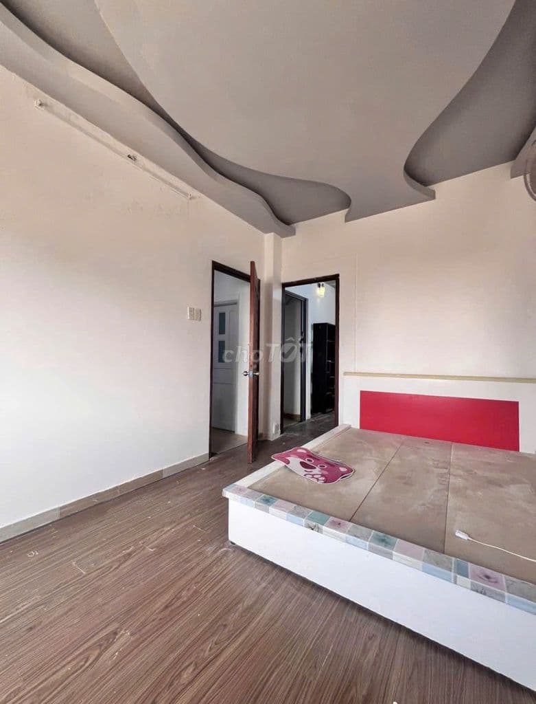 Bán nhà đẹp CMT8, Q3, 1T1L, 3PN, DT 52m2 Giá 2ty720, hẻm Oto - Ảnh 2