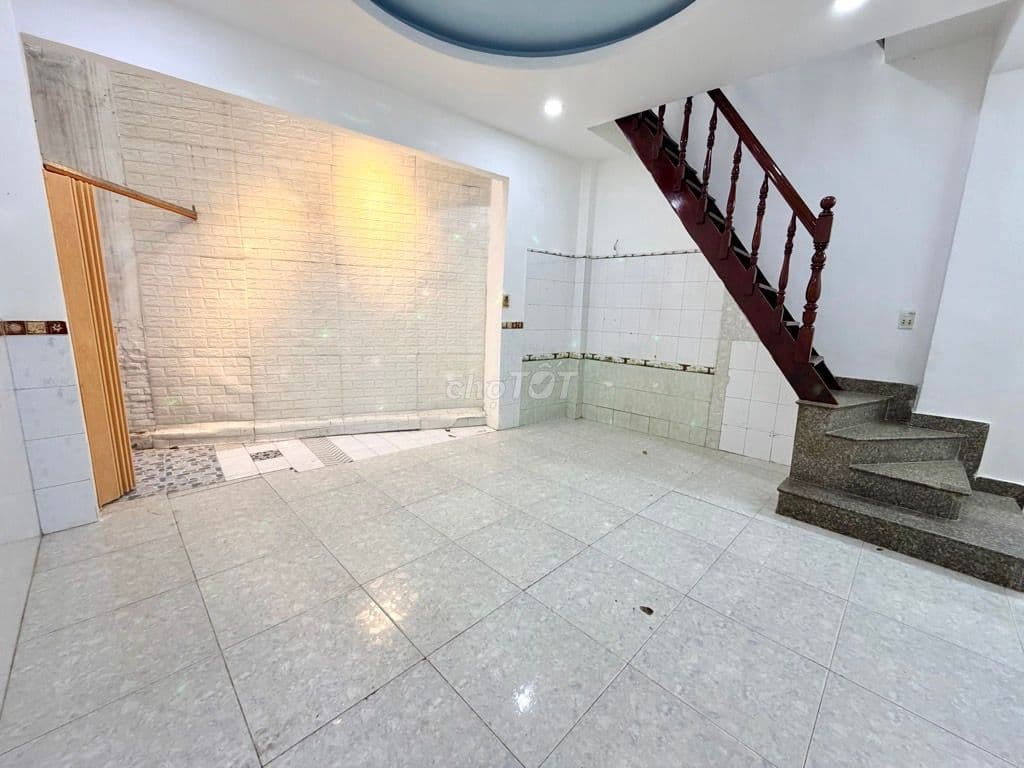 Nhà Bán Phú Nhuận - nhỉnh 2 Tỷ - 3 Tầng