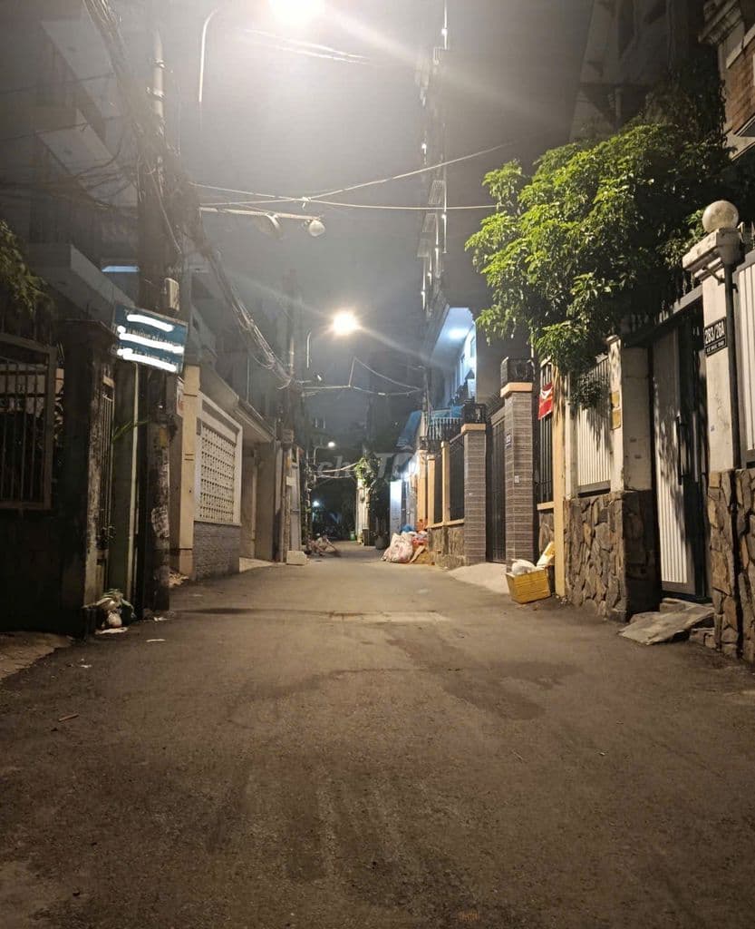 Thông ra Phan Chu Trinh, nhà 4tầng x 48,6m2 - XE HƠI đậu cửa - BÁN GẤP - Ảnh 3