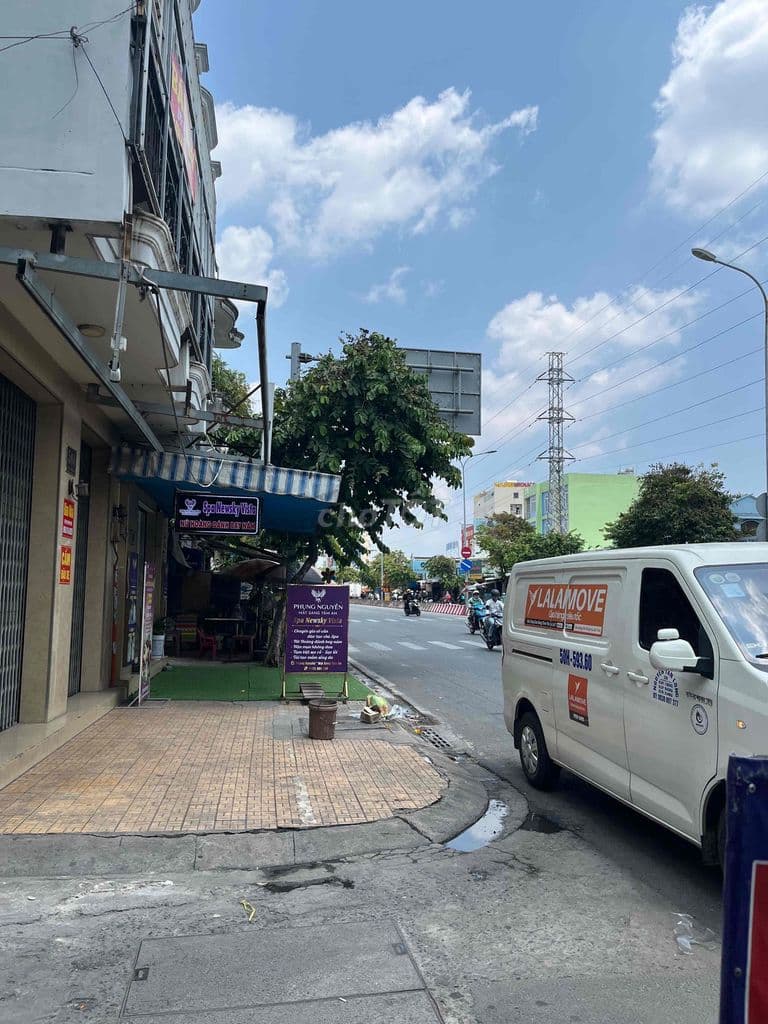 nhà mặt tiền - Ảnh 2