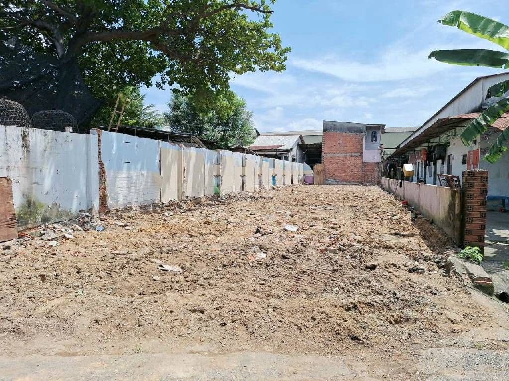 NHỈNH 10TI LÔ ĐẤT 214M2 NGANG 7 NGAY GA METRO THÍCH HỢP XÂY CHDV - Ảnh 2