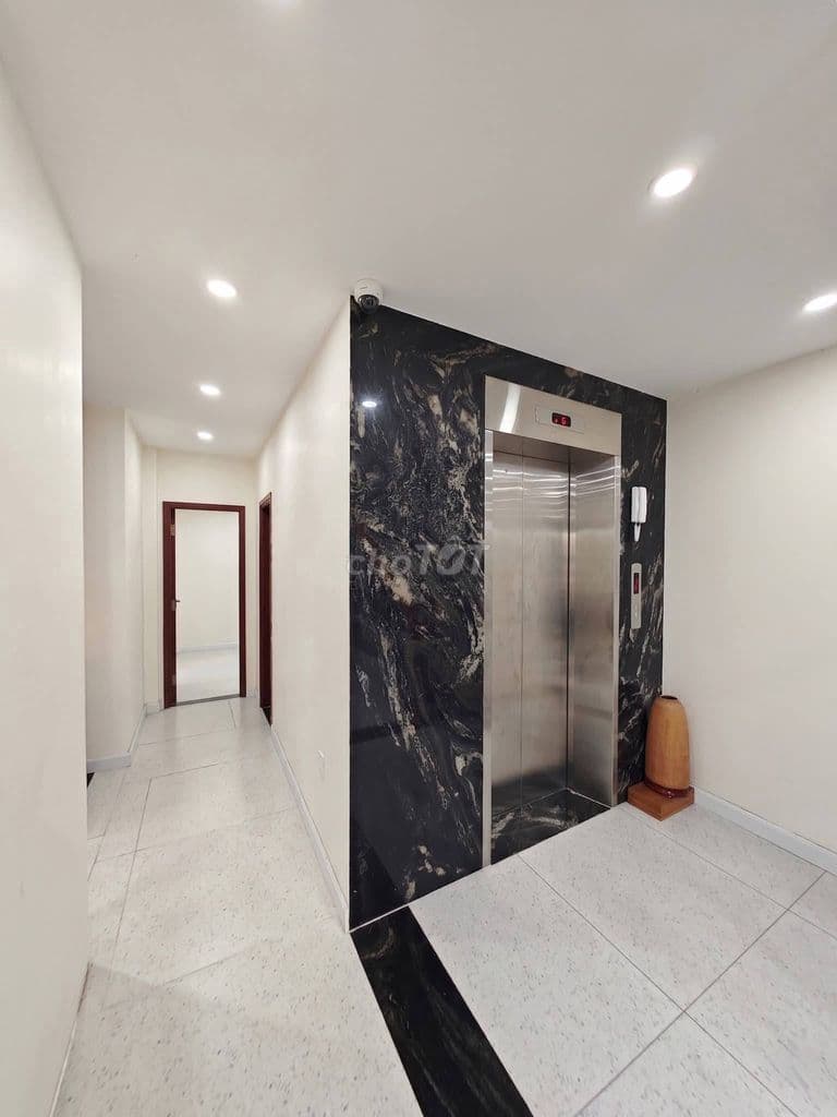 Gấp bán,90m2 có Thang máy,hẻm xe hơi,5 tầng 5pn mới ngay hoàng văn thụ - Ảnh 2