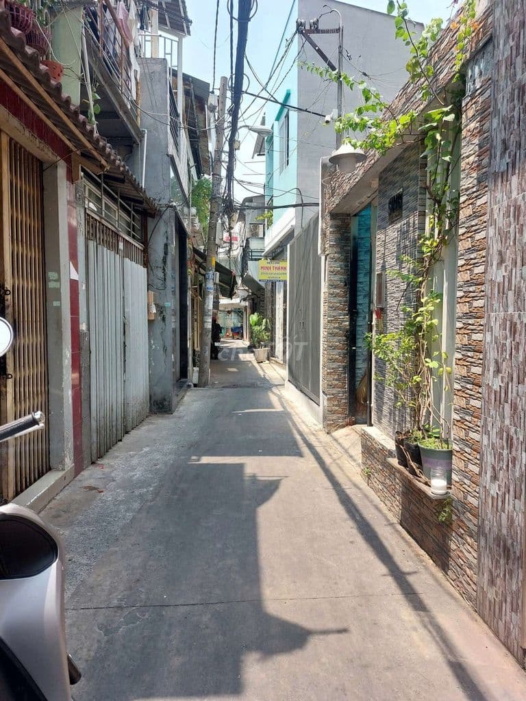 NHÀ TO NỞ HẬU - 70M2 - CHƯA TỚI 100TR/M2- QUẬN 6 - Ảnh 2