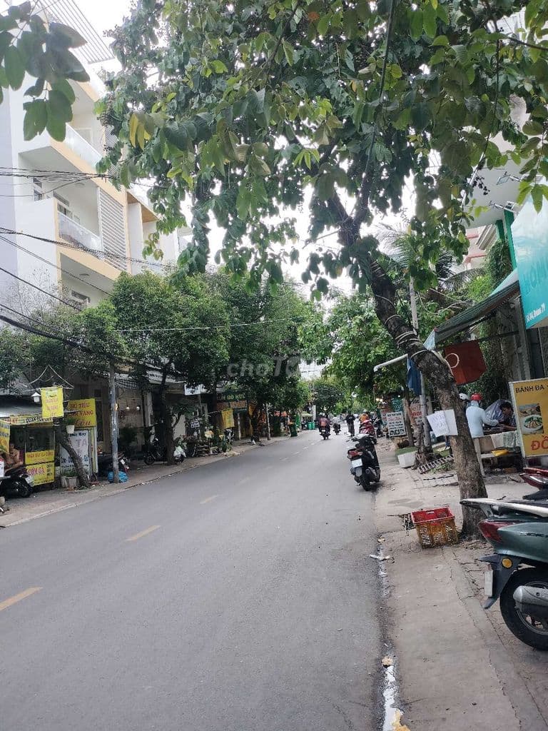 Bán Nhà Mặt Tiền đường 79 -DT:5x20 nhà 1T ,p,Tân Quy quận 7 cạch lotte