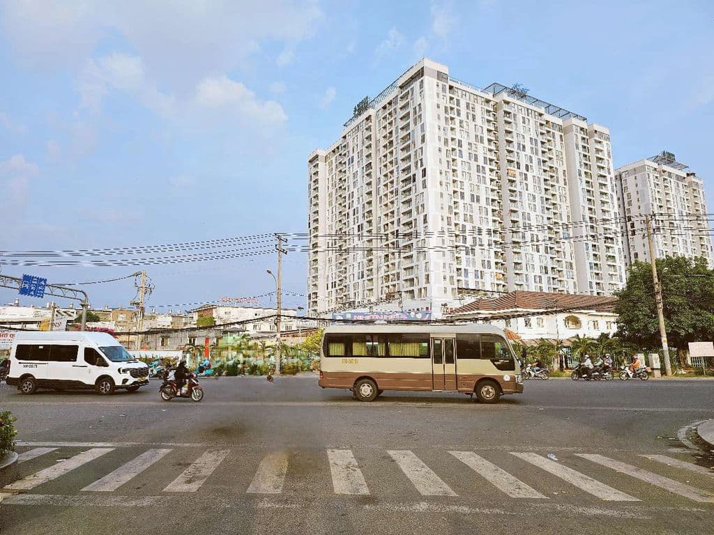 Nhà Lô góc KDC Lộc Vừng, cạnh bên KĐT Vạn Phúc, 10.8 tỷ - Ảnh 2