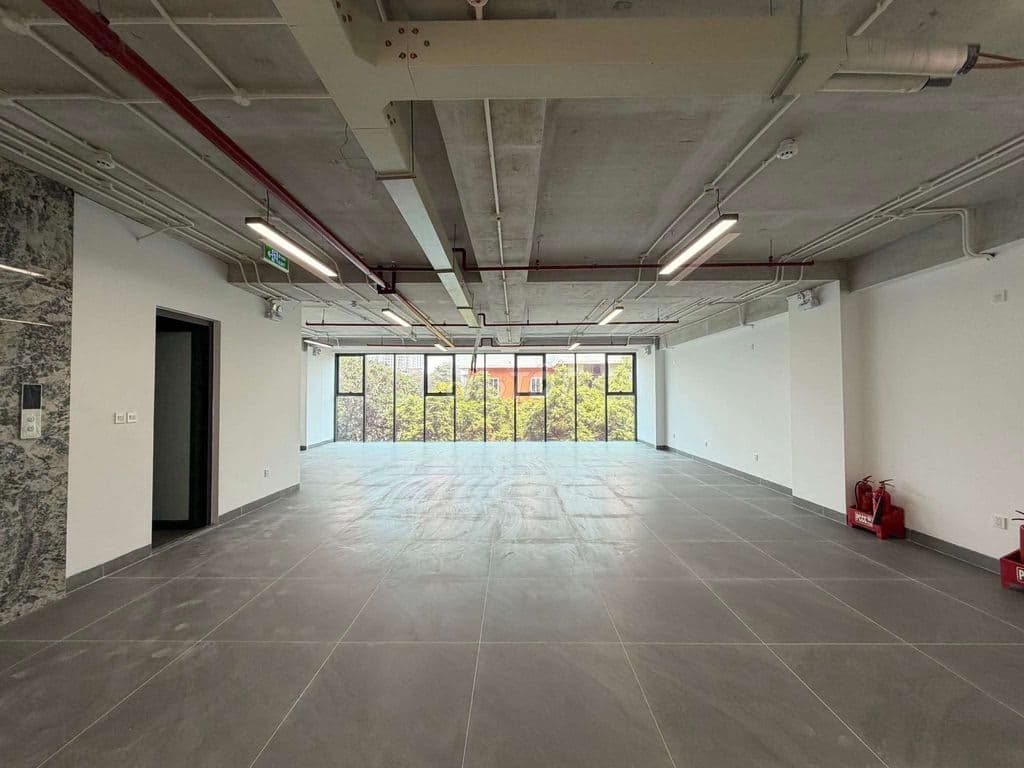 BÁN TÒA NHÀ VĂN PHÒNG CỔ LINH, LONG BIÊN 100M² MT RỘNG VIEW VƯỜN HOA - Ảnh 3