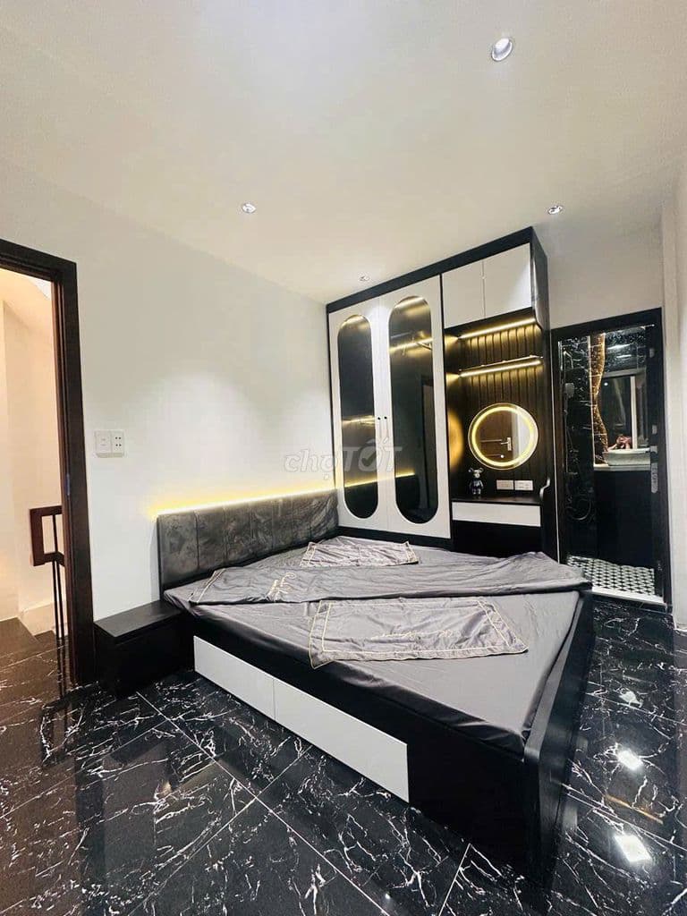 TRUNG TÂM ĐỐNG ĐA- 20M 3 NGỦ 3 WC THÔNG TỨ TUNG - GẦN HỒ CHỈ 3.9 TỶ