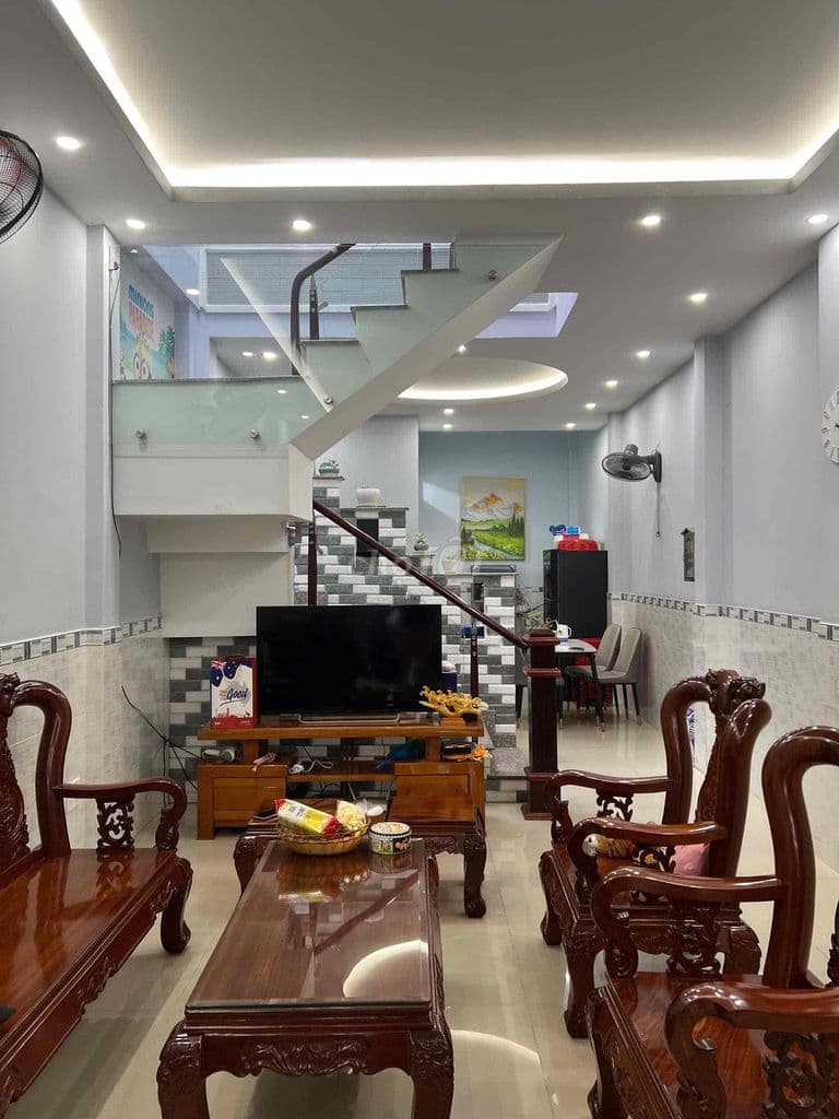 chú gửi bán căn nhà 1 trệt 1 lầu hẻm xe ba gác cách hẻm xe hơi 20m cá - Ảnh 2