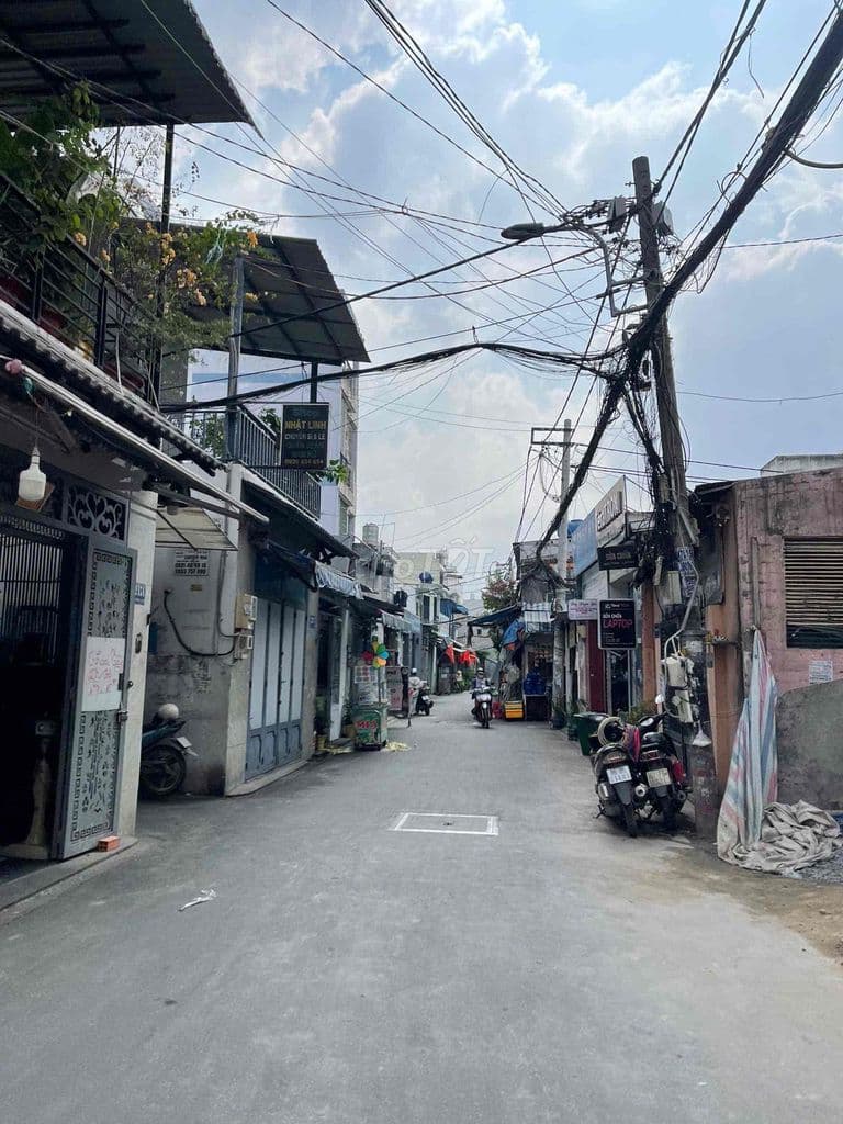 NHÀ 4m ❌ 10m, 2 tầng sát chợ Tân Trụ, hẻm thông, 4 tỷ 3 - Ảnh 2