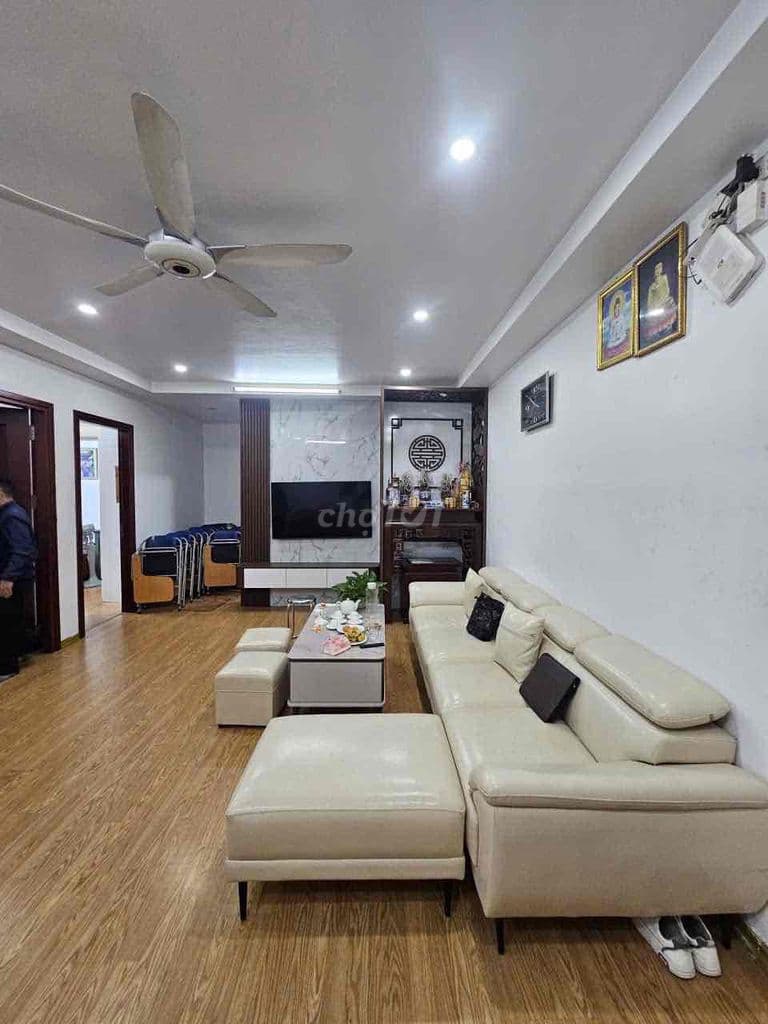 Chính chủ bán căn hộ 68m2 tại phường Đông Ngạc sổ đỏ