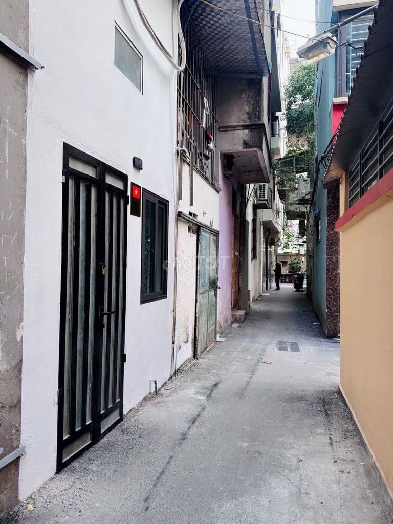 bán nhà Vũ Hữu 5.3 tỷ ngõ to ba gác