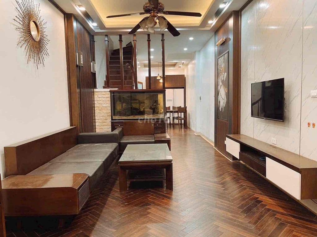 Quá đẹp!TT Phạm Ngọc Thạch, sổ đỏ, sát phố Ô tô đỗ chân cầu thang,90m