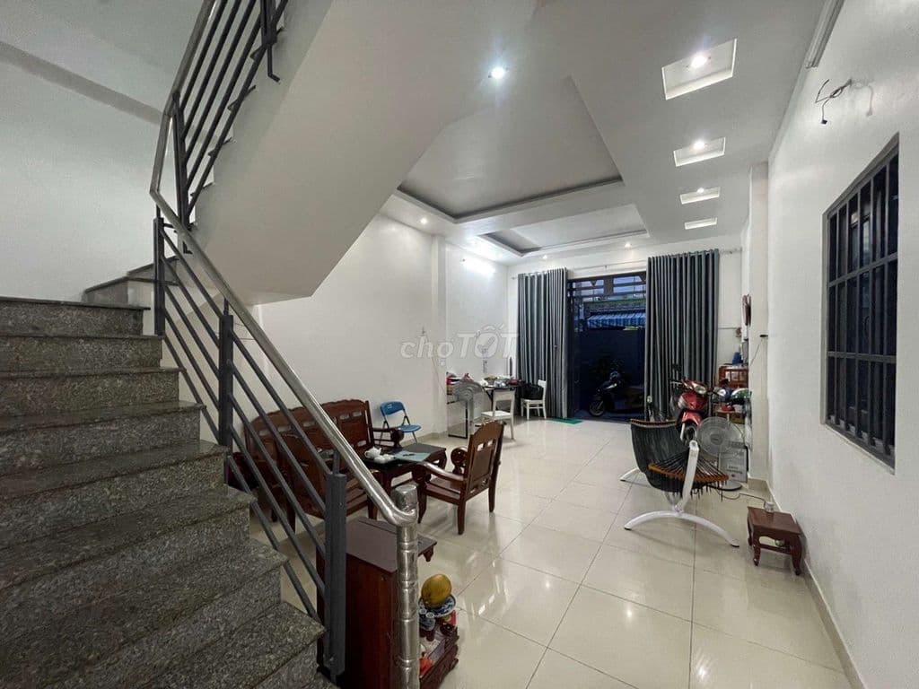 BÁN NHÀ ĐÔNG BẮC, KẾ BÊN CÔNG VIÊN PMQT Q12 100M2 NGANG 5 CHỈ 4.7 TL