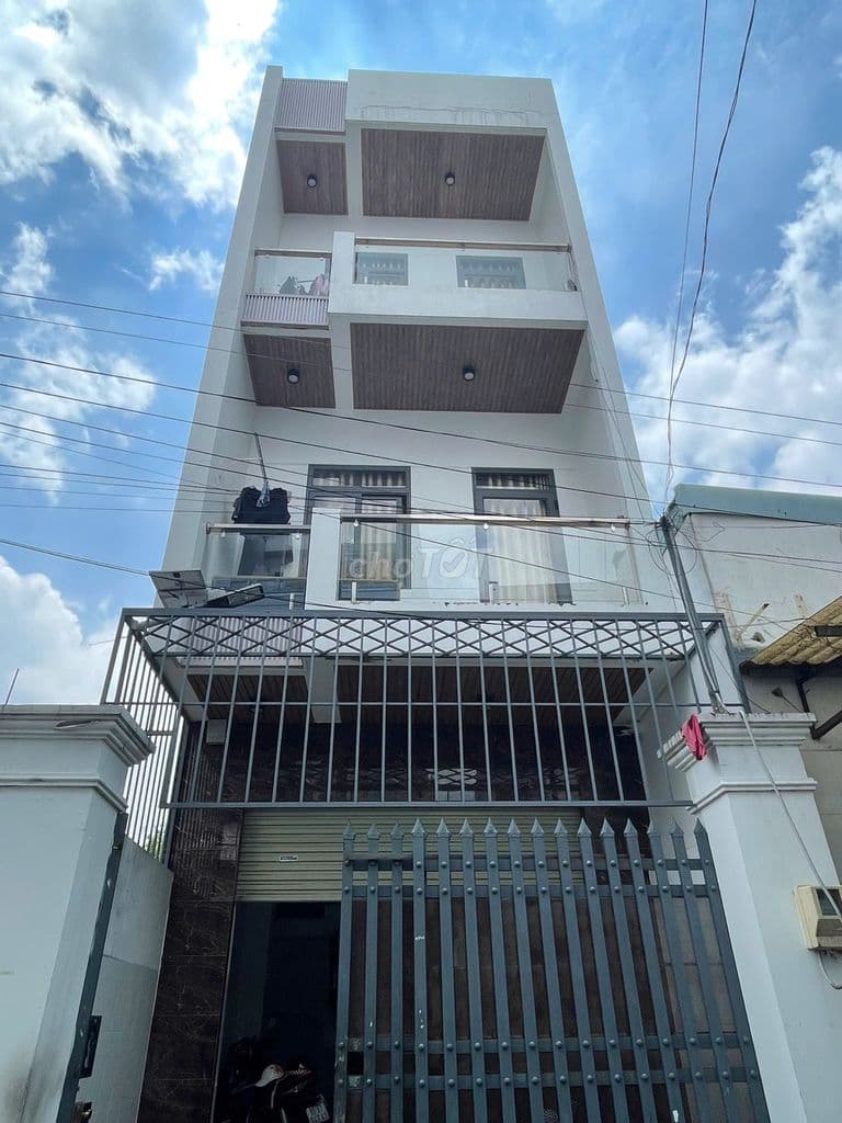 Nhà 1T2L có 8PN hẻm ô tô 210 Man Thiện gần chợ đêm giá chỉ 8,9 tỷ