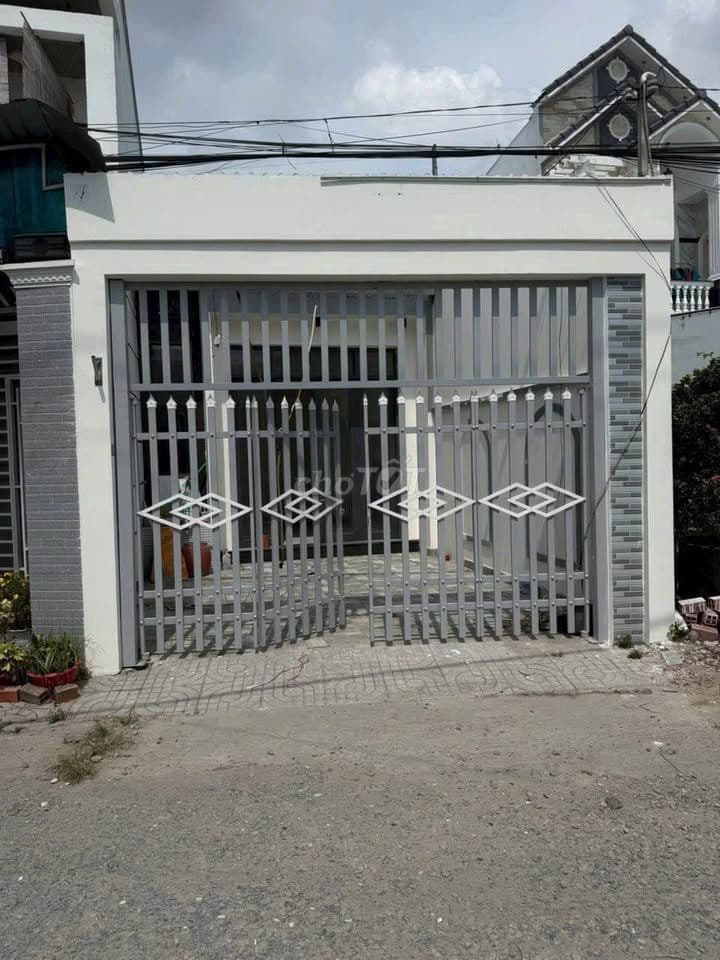 Bán gấp căn nhà ở gần chợ Việt Kiều - Tân Thông Hội 80m2 SHR giá 840tr