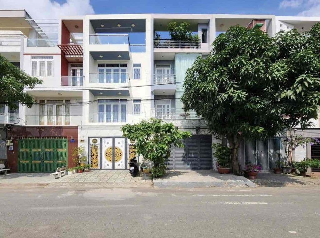 Nhà xây mới Khu ao sen Tên lửa 5x20 - 4 tầng giá 15.5 tỷ TL