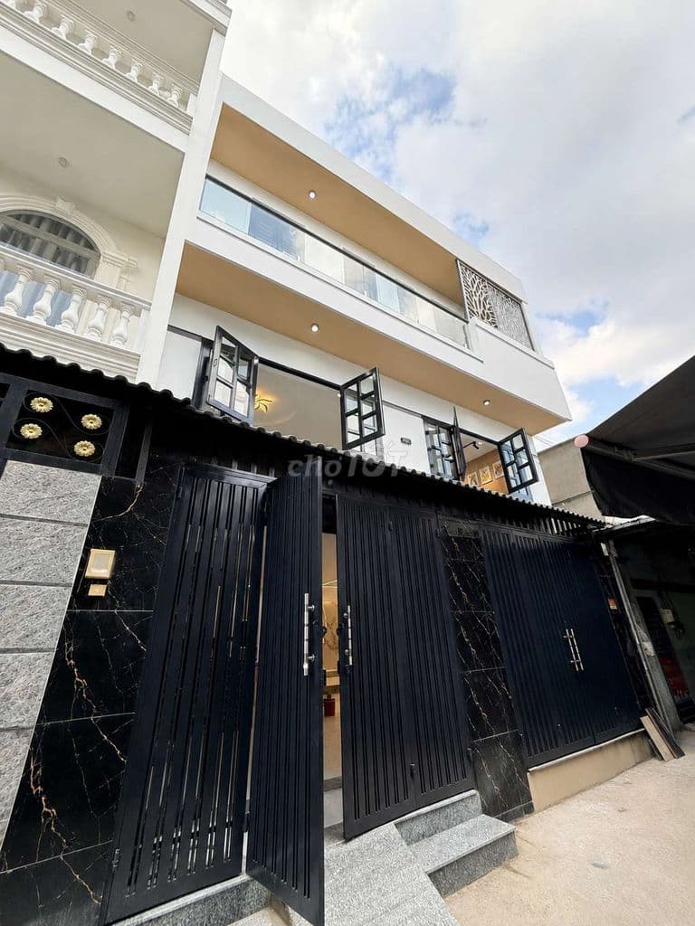 Nhà đẹp, hẻm xe hơi thông Mã Lò, Gò Xoài. Ngang 8m. Giá rẻ.